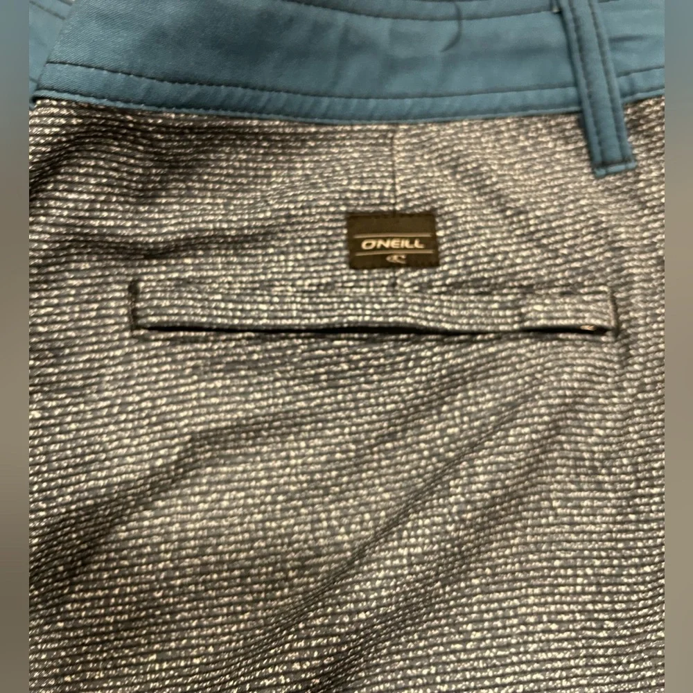 O’Neill Hybrid Lightweight Blue Stripe Shorts, Size 36